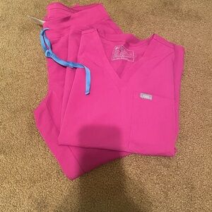 Figs jogger set still good condition